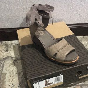 Joanie Wrap Wedge